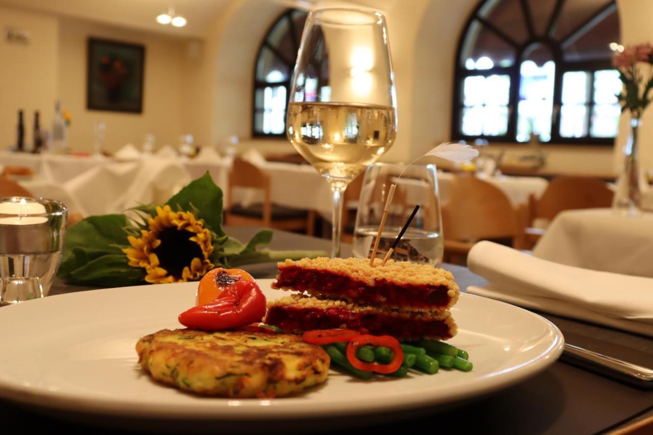 Herzogskelter Restaurant Hotel Gueglingen ภายนอก รูปภาพ