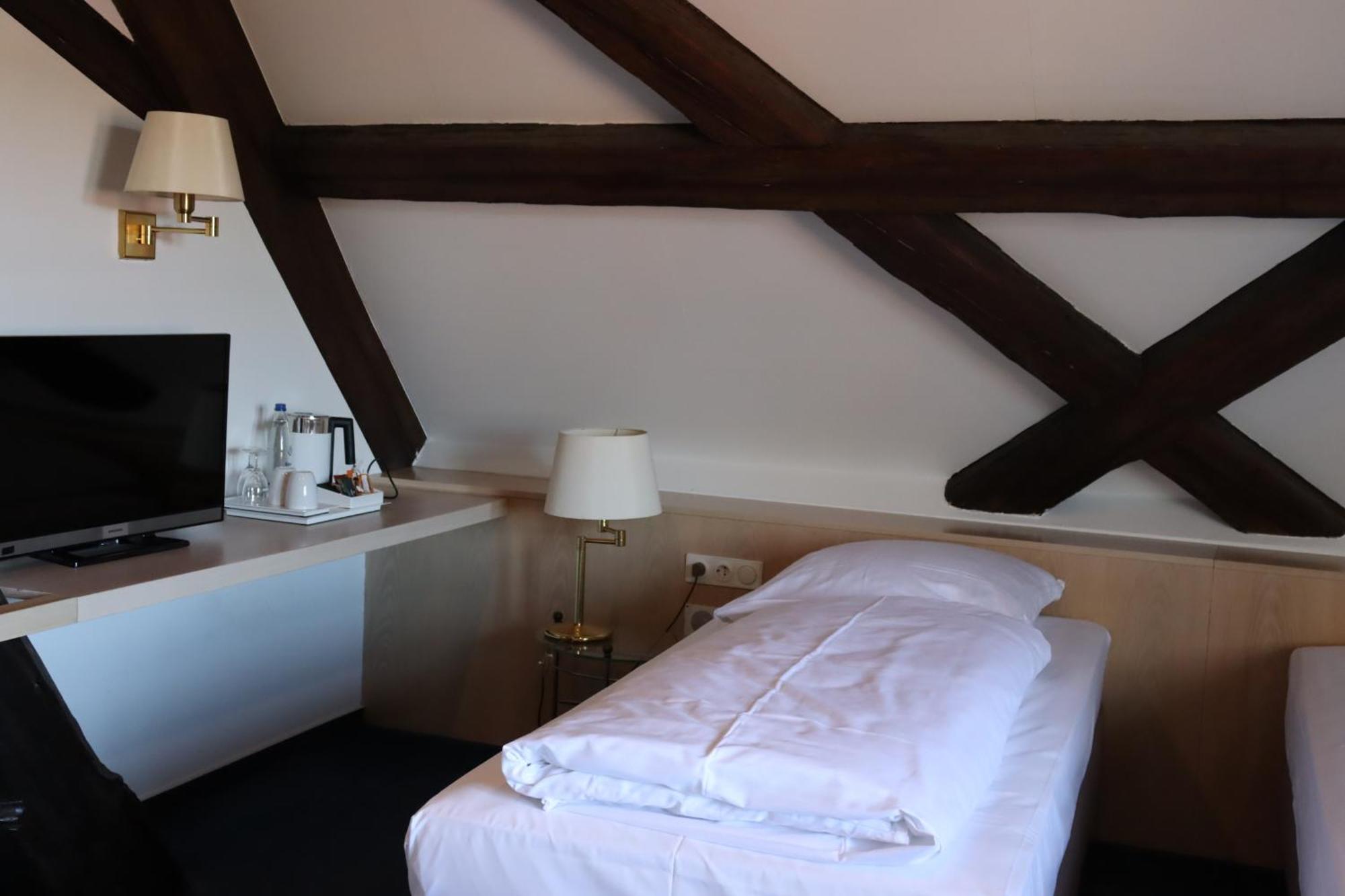 Herzogskelter Restaurant Hotel Gueglingen ภายนอก รูปภาพ