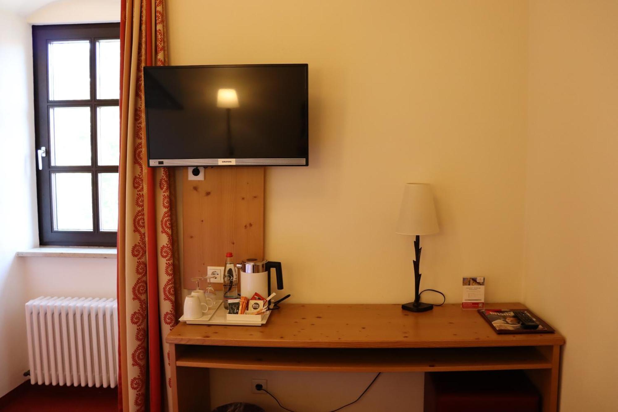 Herzogskelter Restaurant Hotel Gueglingen ภายนอก รูปภาพ